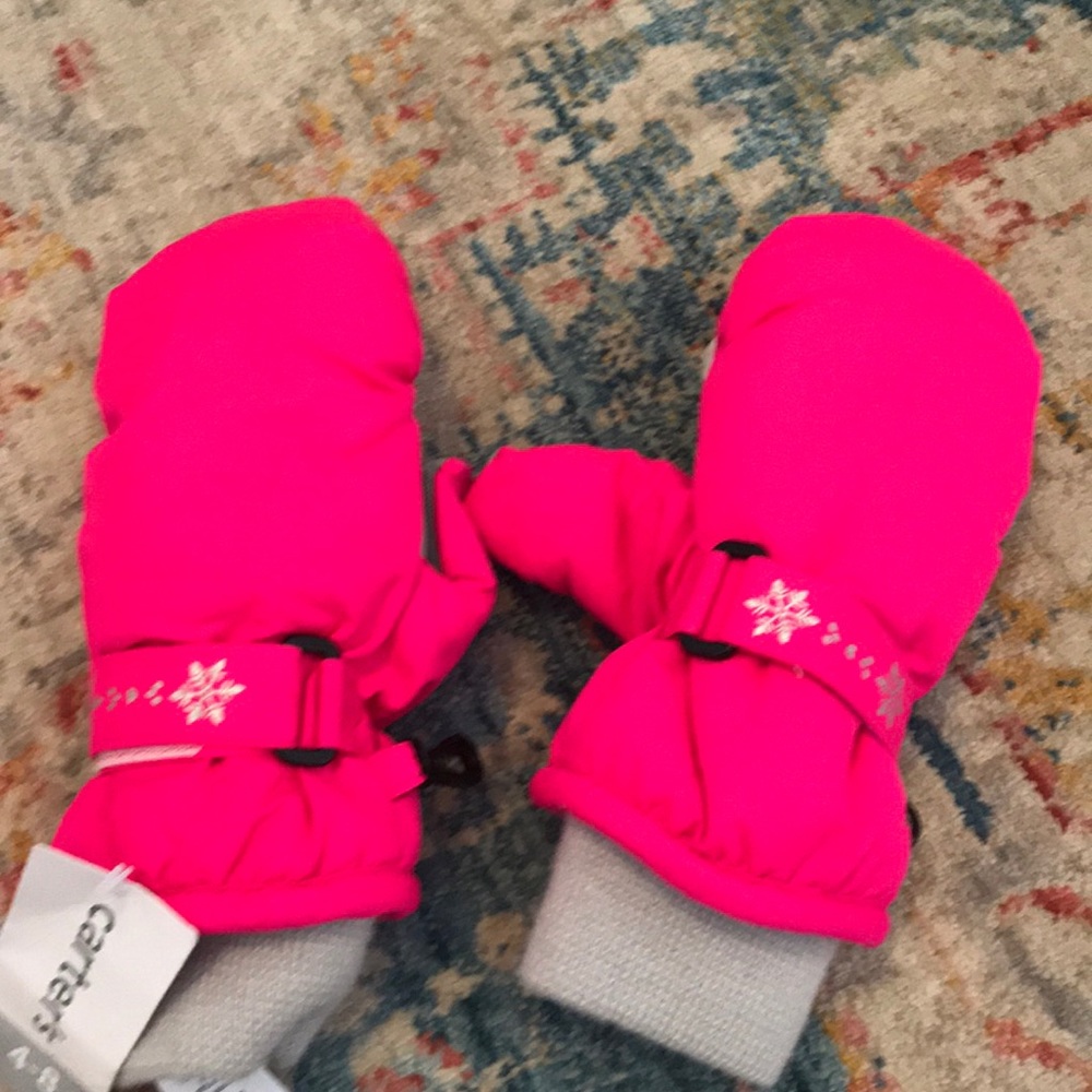 Pink winter gloves
